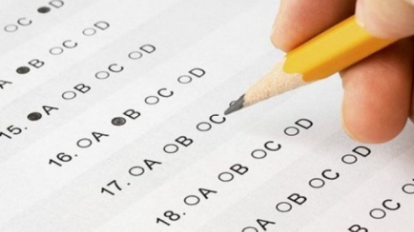 Ministério determina que todos os alunos vão a exame, com ou sem avaliação final