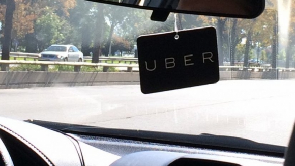 Aprovada lei que vai regular plataformas de transporte como Uber e Cabify