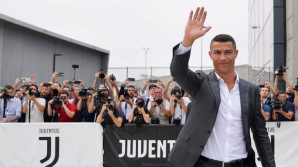 Cristiano Ronaldo "orgulhoso" pelos valores da transferência e desvaloriza idade