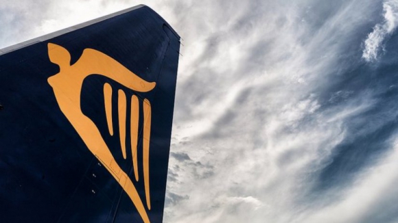 Ryanair prevê cancelar até 300 voos diários devido a greve na próxima semana