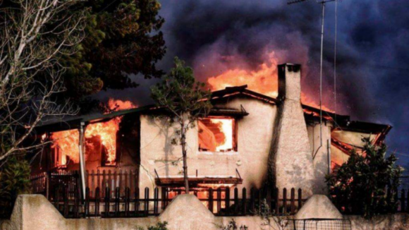Aumenta para 60 o número de mortos dos incêndios na Grécia
