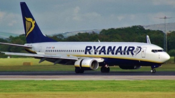 Ryanair garante que voos programados estão a ser realizados em dia de greve