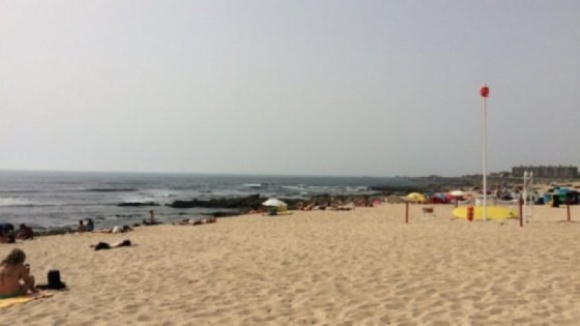 Praia de Matosinhos reaberta esta quinta-feira com Bandeira Azul