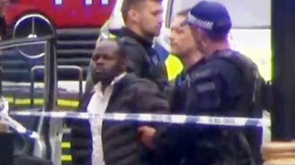Suspeito do ataque ao Parlamento no Reino Unido é um britânico de origem sudanesa