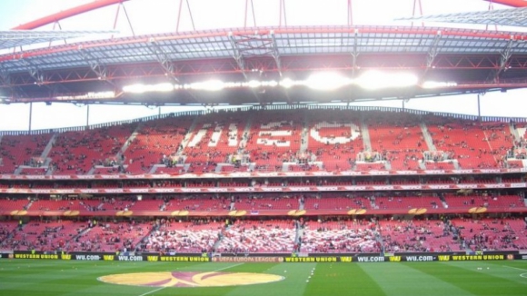 Benfica punido com um jogo à porta fechada devido a processos com adeptos