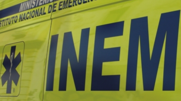 Colisão frontal em Barcelos faz um morto e corta trânsito na EN103