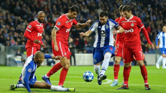 Jogadores do FC Porto admitem que o apuramento para os “oitavos” está mais perto, mas lembram que ainda faltam dois jogos