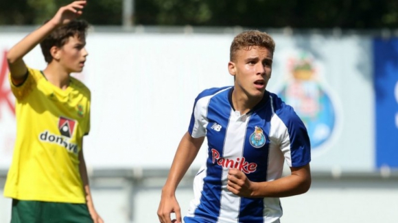Equipa Sub-15 do FC Porto quer manter "registo só com vitórias"