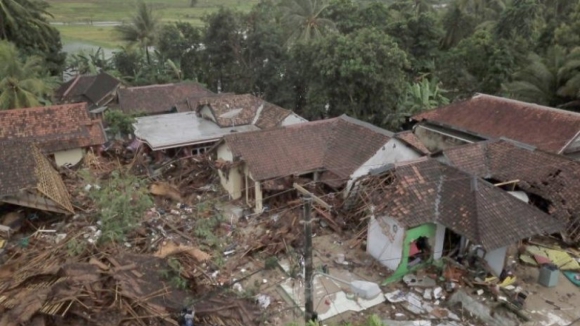Indonésia: 373 mortos e 128 desaparecidos