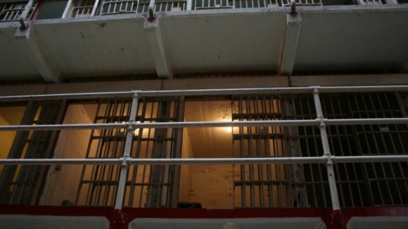 Reclusos causam distúrbios em prisão de Bragança
