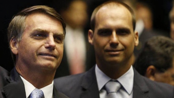 Bolsonaro reafirma compromisso em liberalizar uso de armas