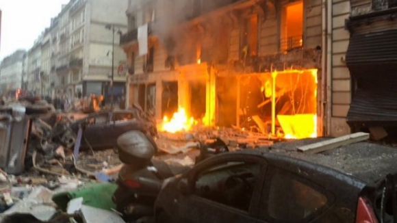 Explosão de padaria em Paris fez dois mortos e 47 feridos