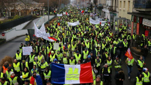 Coletes amarelos: Milhares manifestam-se em França pelo décimo sábado consecutivo