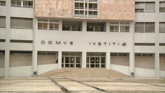 Tribunal de Braga absolveu funcionário judicial acusado de "passar" informações