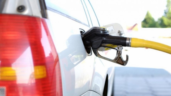 Governo cria rede com 310 postos prioritários de combustível no país