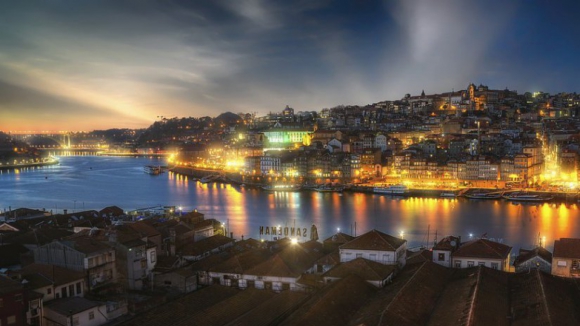 Câmara do Porto aprova suspensão por seis meses de novos registos de Alojamento Local