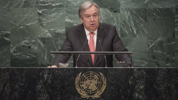 António Guterres pede mais cooperação internacional contra tráfico humano