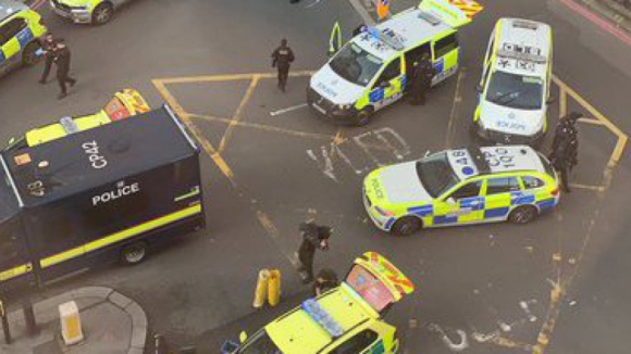 Polícia está a investigar incidente com tiros na ponte de Londres