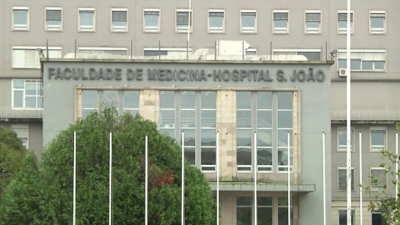 Covid-19: Faculdade de Medicina da Universidade do Porto suspende aulas