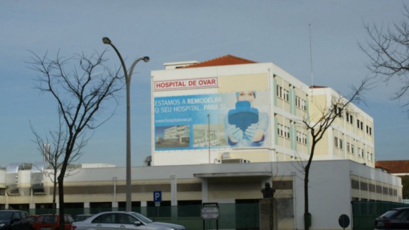 Covid-19: Hospital de Ovar quer mais seis médicos e 20 enfermeiros para internar infetados