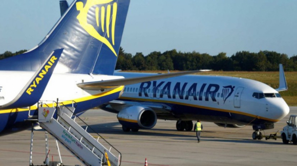 Ryanair não prevê operar voos em abril e maio