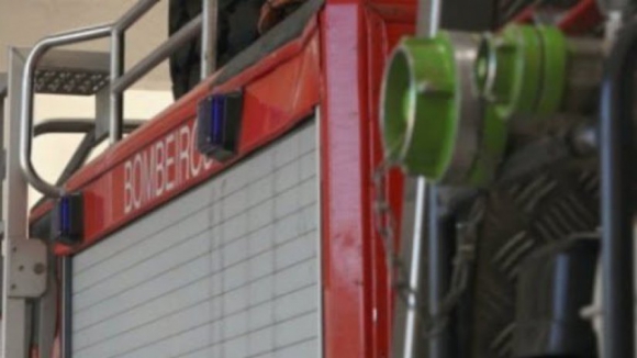 Incêndio em casa em Felgueiras desaloja cinco pessoas