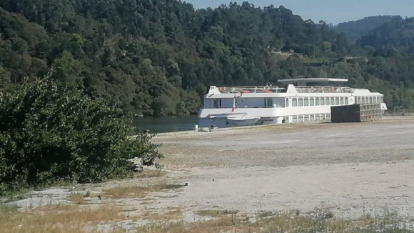 Navio cruzeiro que opera no Douro com seis casos positivos de Covid-19