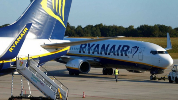 Sindicato acusa Ryanair de violar Código do Trabalho com despedimento coletivo no Porto