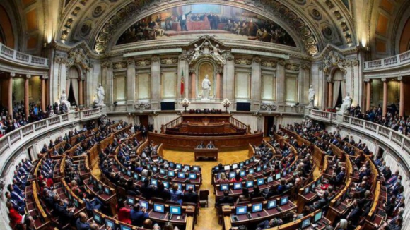 Parlamento aprova renovação do estado de emergência até 16 de março
