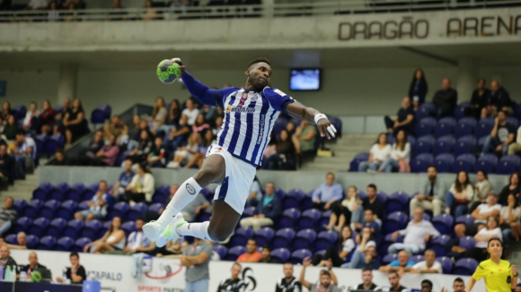 Fc Porto Andebol Forma O Azul E Branca Derrota Acad Mico De Viseu