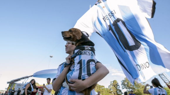 França e Argentina em busca do ‘tri’ guiadas pela luz de Mbappé e Messi