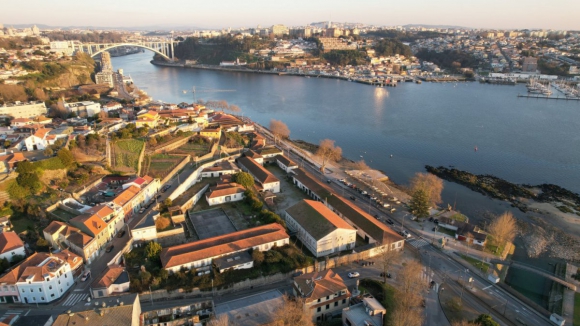 Transição do Quartel de Manutenção Militar do Porto para o IHRU "em vias de se concretizar. Futuro passará por programas de arrendamento económico