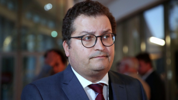 PSD exige esclarecimentos urgentes de Costa sobre "escândalos graves" no Governo