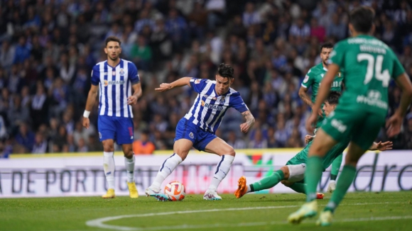 FC Porto marca no Dragão e repõe vantagem na eliminatória