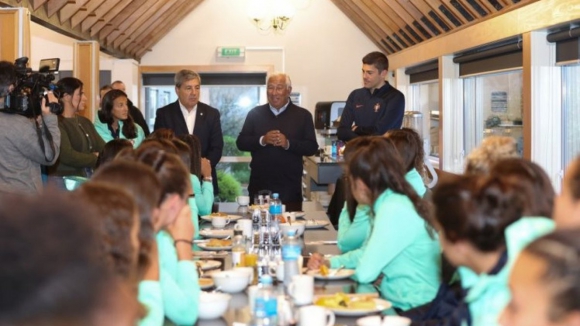 Mundial Feminino. Seleção portuguesa recebe visita surpresa de António Costa durante pequeno-almoço