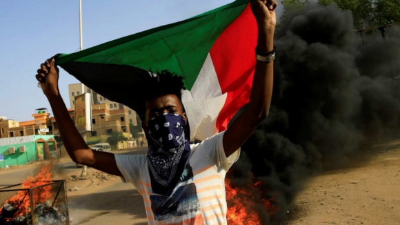 Conflito no Sudão já fez quatro milhões de deslocados 