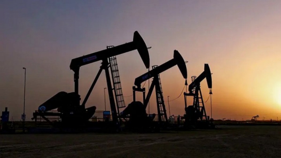 AIE prevê "défice significativo" de oferta de petróleo até ao final do ano