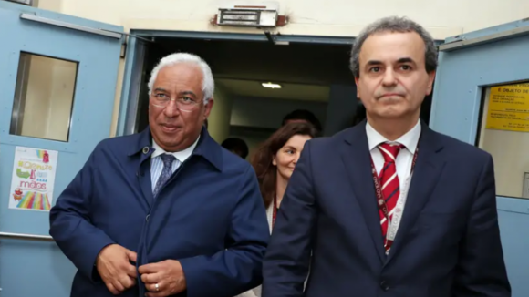 Costa revela aos deputados do PS que se reúne sexta-feira com diretor executivo do SNS