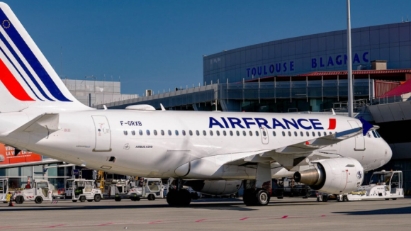 Seis aeroportos franceses evacuados devido a ameaça de bomba