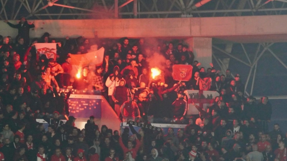 Benfica emite comunicado após distúrbios e violência em Espanha