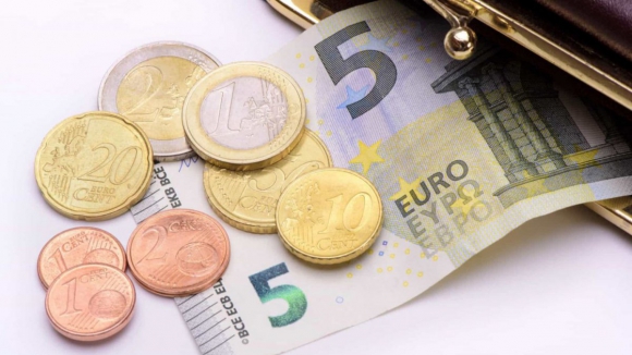É oficial. Salário mínimo vai passar para 820 euros em 2024