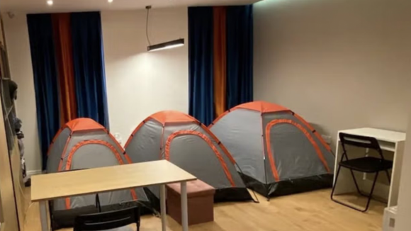 Estadia a 80 euros por noite no centro de Londres? É possível numa tenda montada no meio da sala