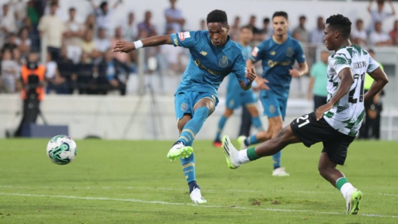 FC Porto: Dragões na frente do marcador com 'golaço' de Wendell