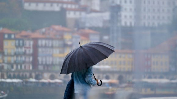 Quinta-feira vai trazer aviso amarelo de chuva a Portugal continental