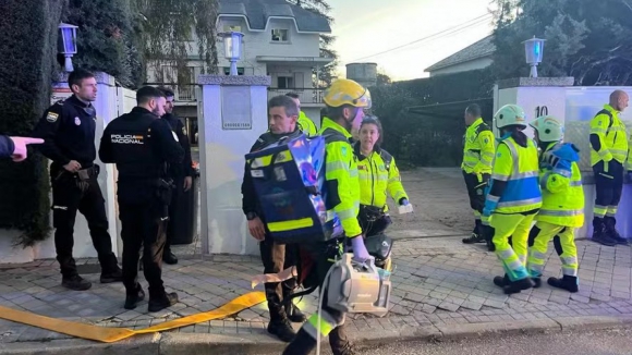Duas mulheres morrem e dez ficam feridas em incêndio num lar de idosos em Madrid