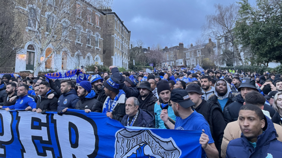 FC Porto: As imagens impressionantes de Londres com a invasão do 'Mar Azul'