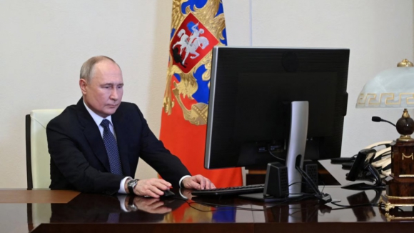 'Hackers' ucranianos estão a atacar votação eletrónica nas presidenciais russas