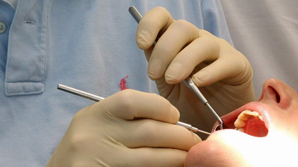 Foram emitidos 635 mil cheques dentista em 2023, mas mais de 200 mil acabaram desperdiçados