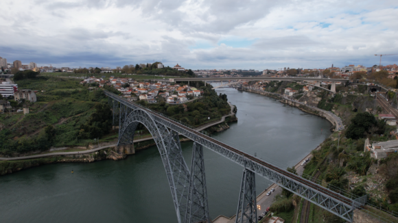 Ponte Maria Pia: Liga de Amigos reúne para discutir futuro da antiga ligação entre Porto e Gaia