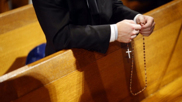 Bispos aprovam compensações financeiras para vítimas de abusos sexuais na igreja